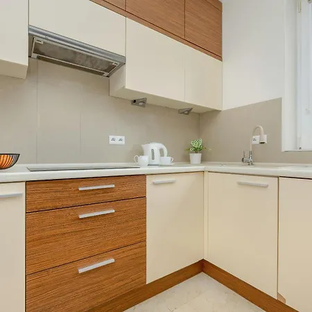 Spacious In The Heart Of By Renters Sopot