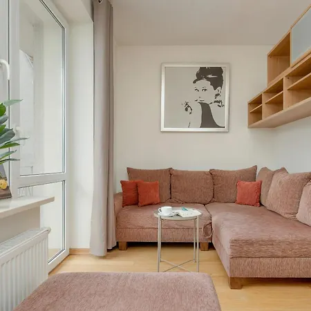 Spacious In The Heart Of By Renters Sopot