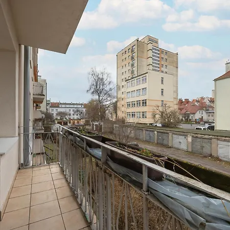 Spacious In The Heart Of By Renters Lejlighed *